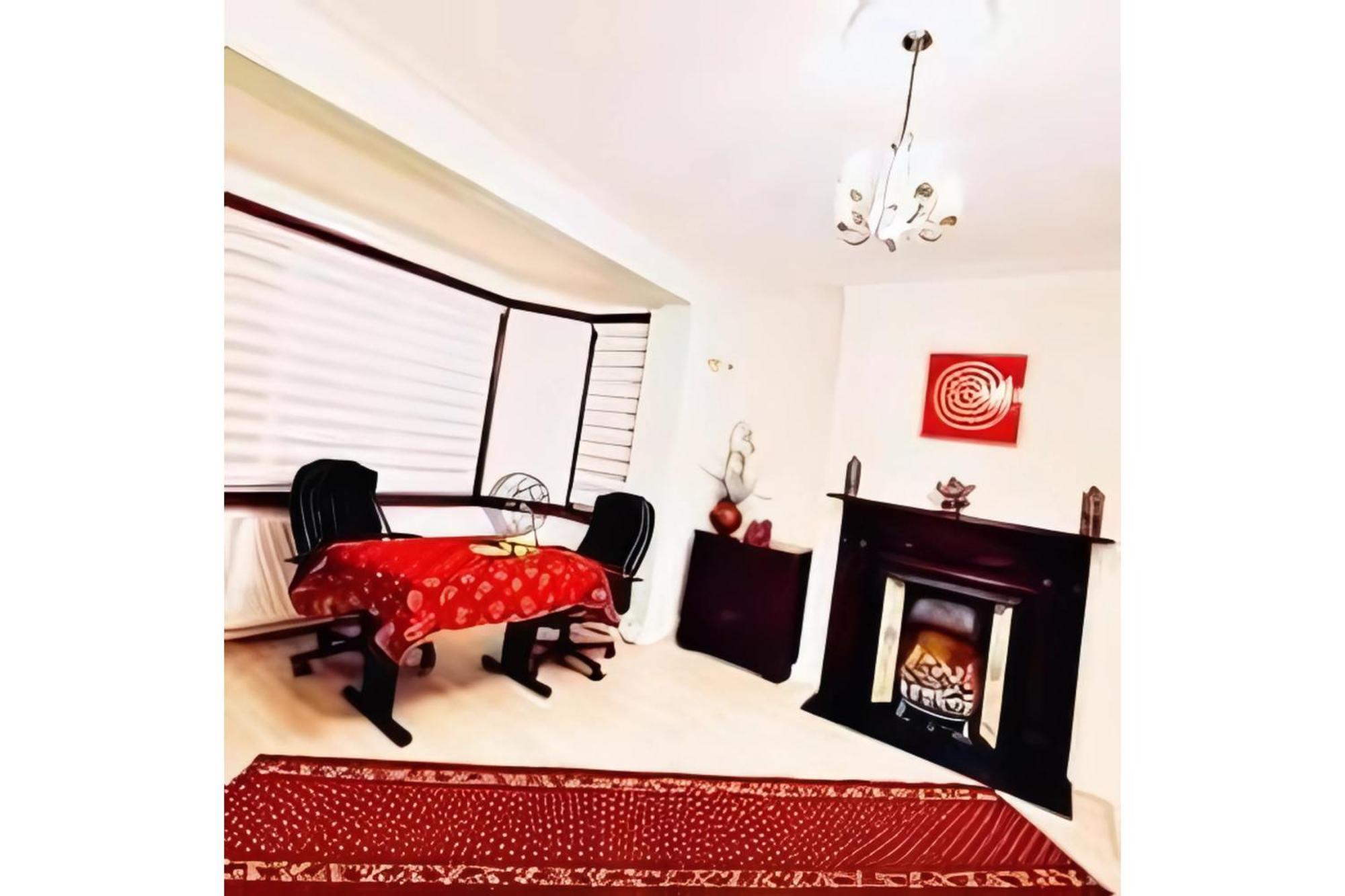 Beautiful Double En-Suite Room, Separate Entrance, Ilford, Central Line Gants Hill, Free Parking Exterior photo